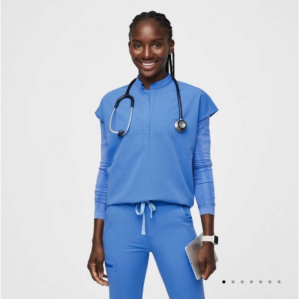 FIGS SCRUB SET Rafaela™ Oversized Scrub Top Yola™ Skinny Scrub Pants SET